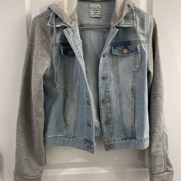 Juniors Love Tree Denim Jacket Sweater With Removable Hood Cropped Medium - Picture 2 of 7
